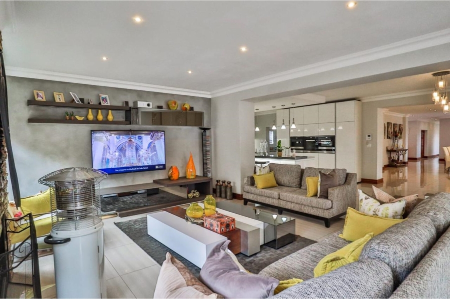 6 Bedroom Property for Sale in Birdwood Estate North West